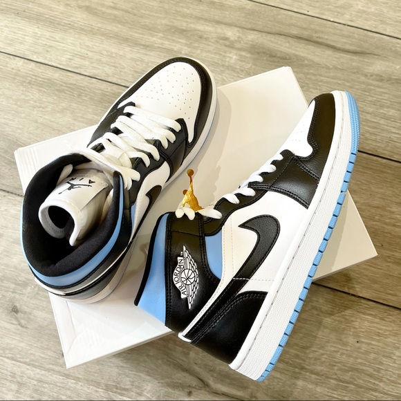 Air Jordan 1 Mid Women’s Black University Blue - Picture 7 of 9